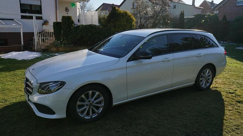 Gebraucht Mercedes E200 184 PS (135 kW) 2018 Weiß Kombi