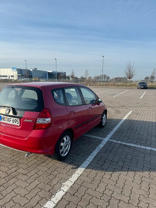 Gebraucht Honda Jazz 78 PS (57 kW) 2006 Rot Kleinwagen