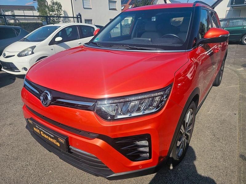 Rot Gebraucht 2019 Ssangyong (KGM) Tivoli SUV | 14.999 € (Fairer Preis) - Bild 1/4