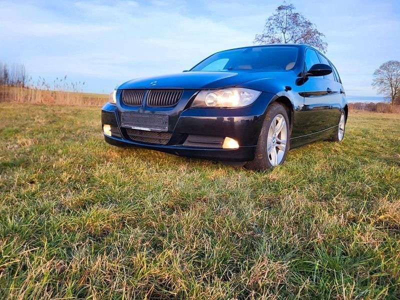 Schwarz Gebraucht 2008 BMW 320 Kombi | 3.900 € (Guter Preis) - Bild 1/4