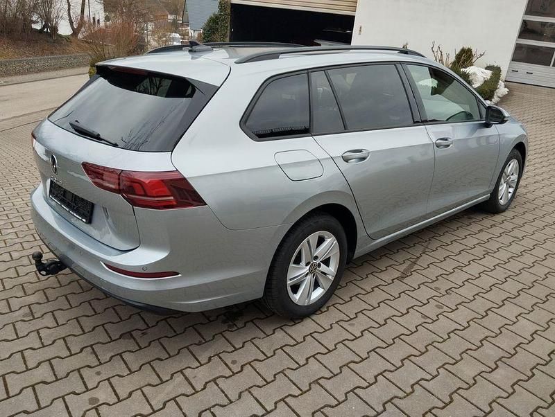 Gebraucht VW Golf VIII Life 150 PS (110 kW) 2024 Silber Kombi