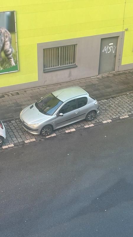 Silber Gebraucht 2003 Peugeot 206 Kleinwagen | 1.250 € (Fairer Preis) - Bild 1/4