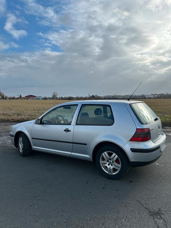 Gebraucht VW Golf 75 PS (55 kW) 2001 Silber Coupé
