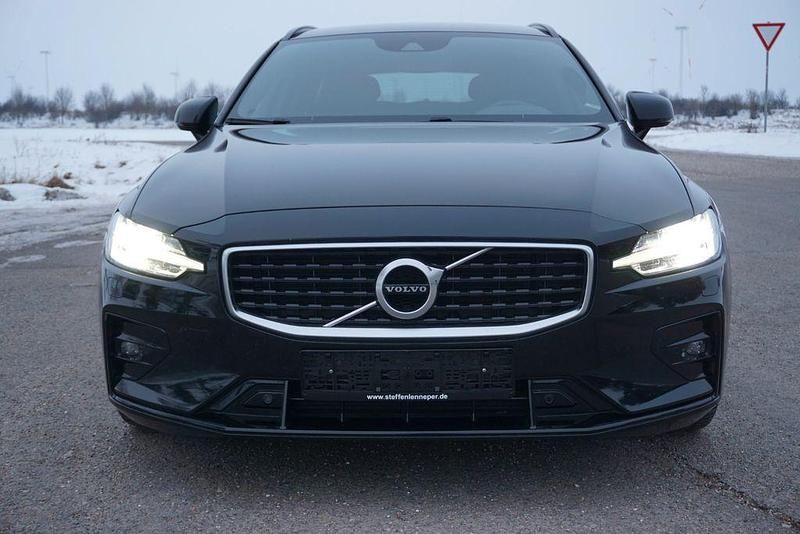 Gebraucht Volvo V60 R-Design 150 PS (110 kW) 2019 Schwarz Kombi