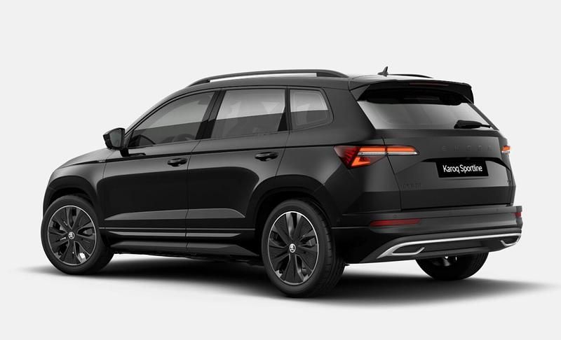 Brillantsilber metallic brillantsilber metallic Neu 2025 Skoda Karoq SportLine SUV | 40.229 € (Fairer Preis) - Bild 1/1