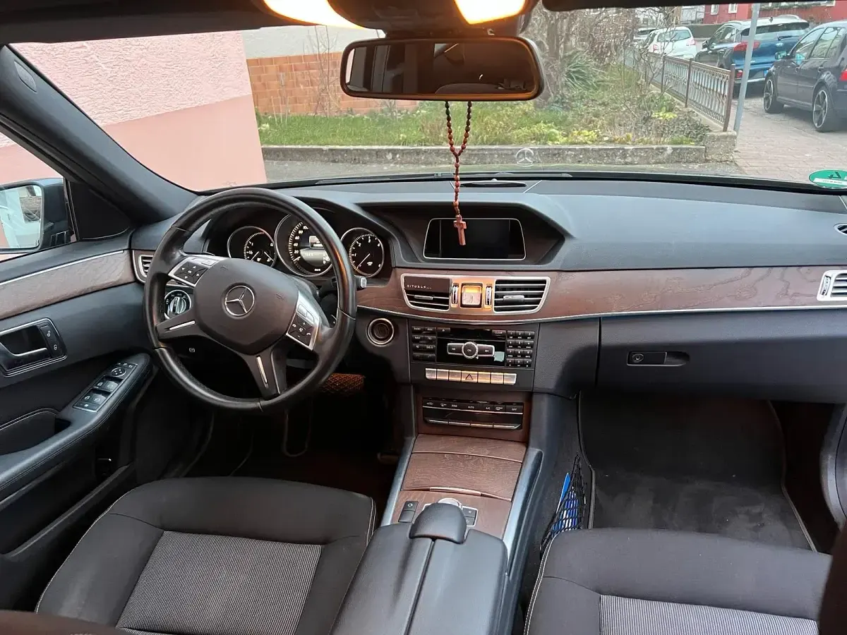 Gebraucht Mercedes E200 136 PS (100 kW) 2013 Grau Kombi