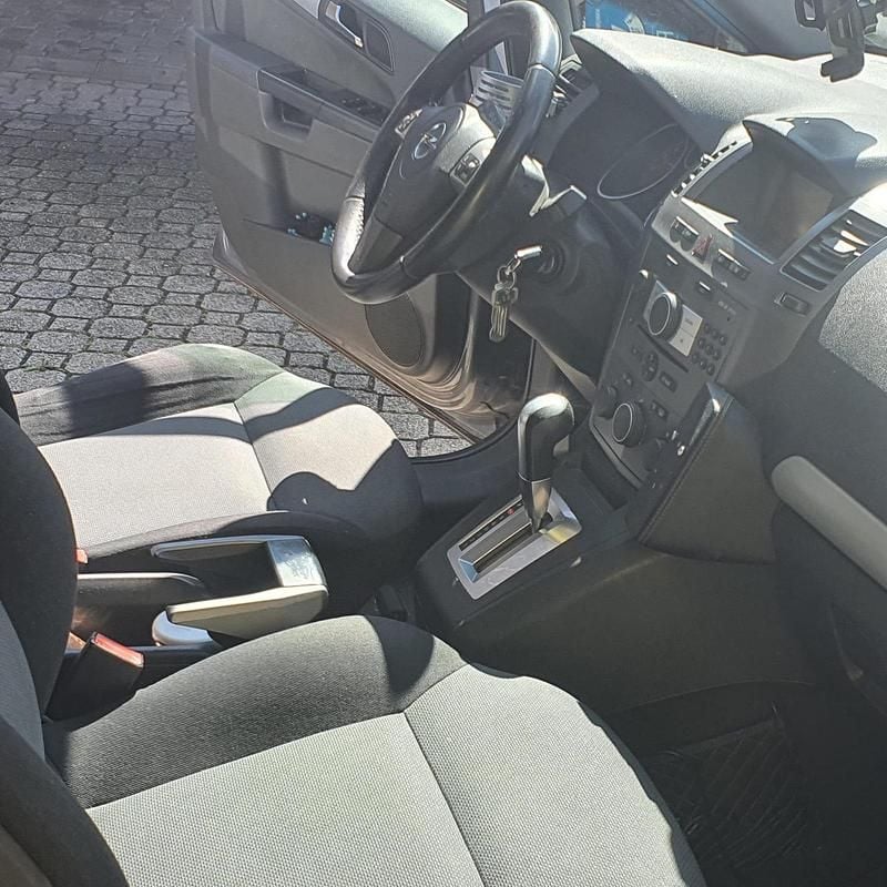 Grau Gebraucht 2005 Opel Zafira Van / Kleinbus | 1.300 € (Superpreis) - Bild 1/4
