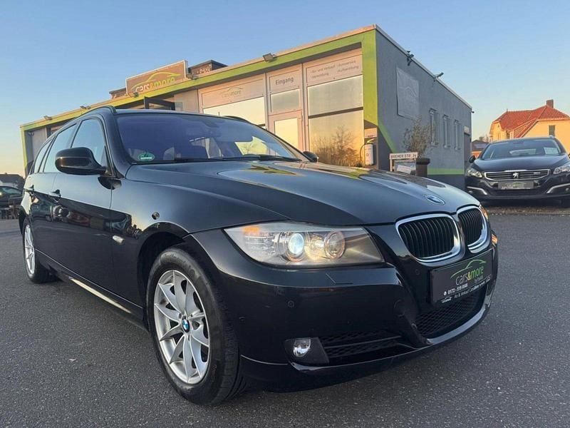 Schwarz Gebraucht 2011 BMW 320 Comfort Edition Kombi | 6.700 € (Fairer Preis) - Bild 1/4