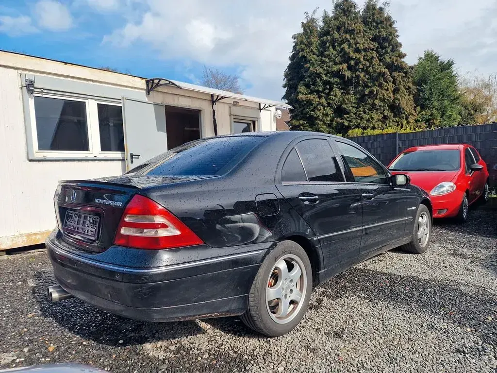 Gebraucht Mercedes C200 163 PS (119 kW) 2005 Schwarz Limousine