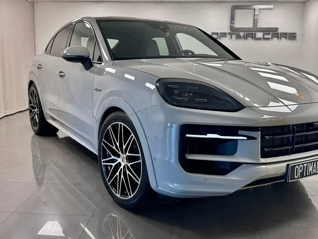 Gebraucht Porsche Cayenne Coupe 470 PS (345 kW) 2025 Grau SUV