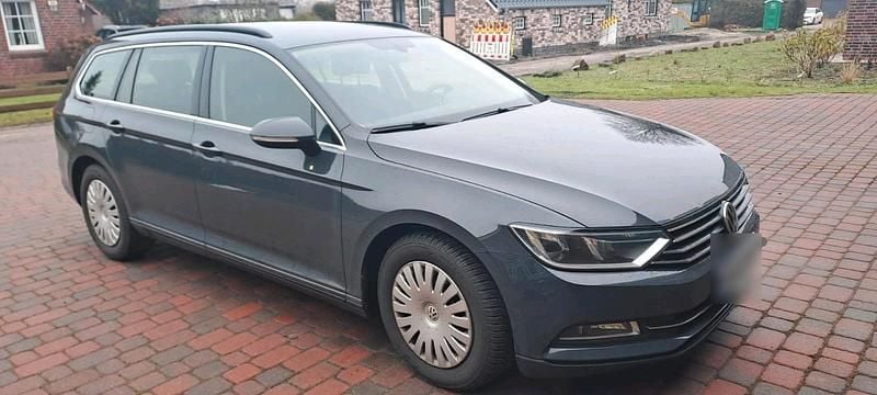 Gebraucht VW Passat 150 PS (110 kW) 2018 Grau Kombi