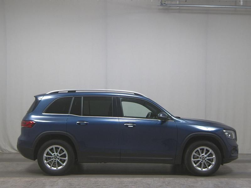Denimblau metallic Gebraucht 2021 Mercedes GLB220 Style SUV | 26.780 € (Fairer Preis) - Bild 1/4