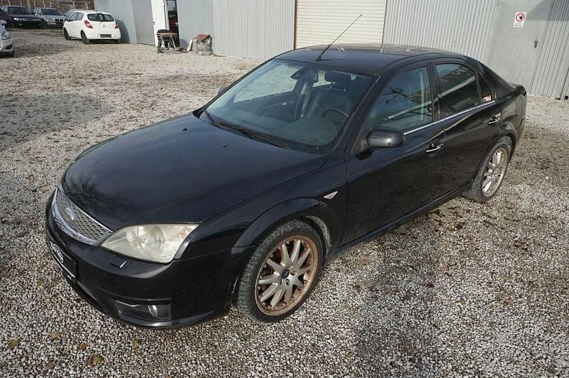 Gebraucht Ford Mondeo Titanium X 155 PS (114 kW) 2005 Schwarz Limousine