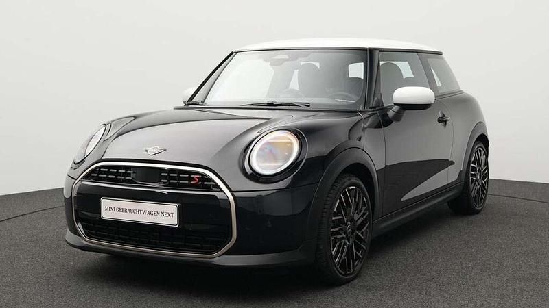 Schwarz Gebraucht 2024 Mini Cooper S Favoured Kleinwagen | 27.921 € (Superpreis) - Bild 1/4