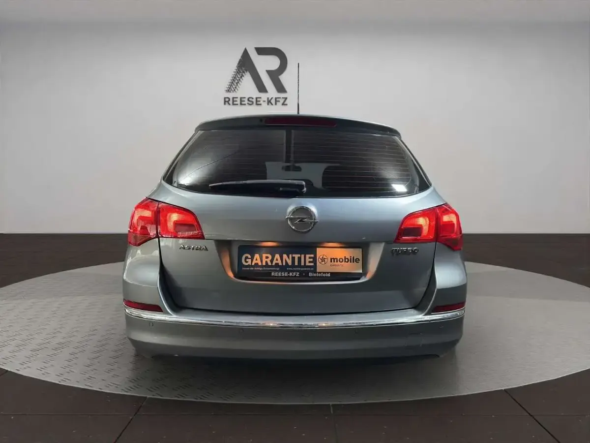Gebraucht Opel Astra Active 140 PS (102 kW) 2013 Silber Kombi