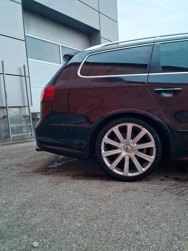 Gebraucht VW Passat R 300 PS (220 kW) 2009 Schwarz Kombi