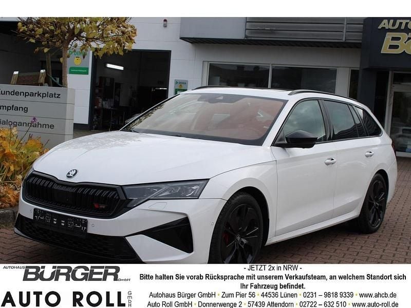 Weiß Gebraucht 2025 Skoda Octavia RS Kombi | 38.470 € (Superpreis) - Bild 1/4
