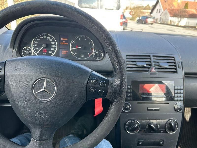 Gebraucht Mercedes A150 95 PS (69 kW) 2006 Blau Limousine
