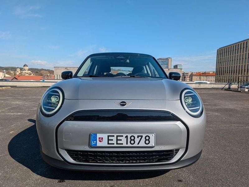 Second-hand Mini Cooper Essential 135 kW (184 CP) 2025 Argintiu Hatchback
