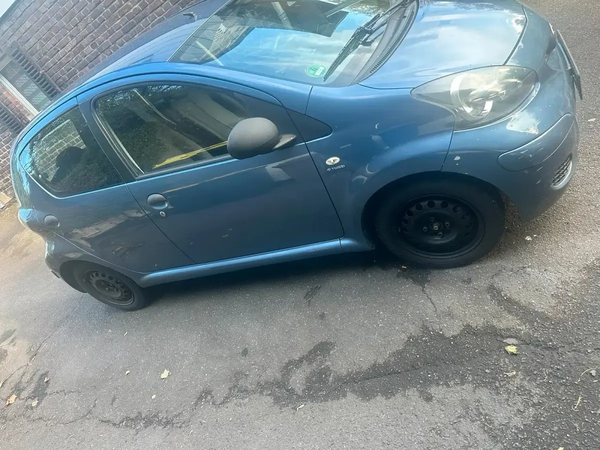Gebraucht Toyota Aygo 68 PS (50 kW) 2009 Blau Kleinwagen