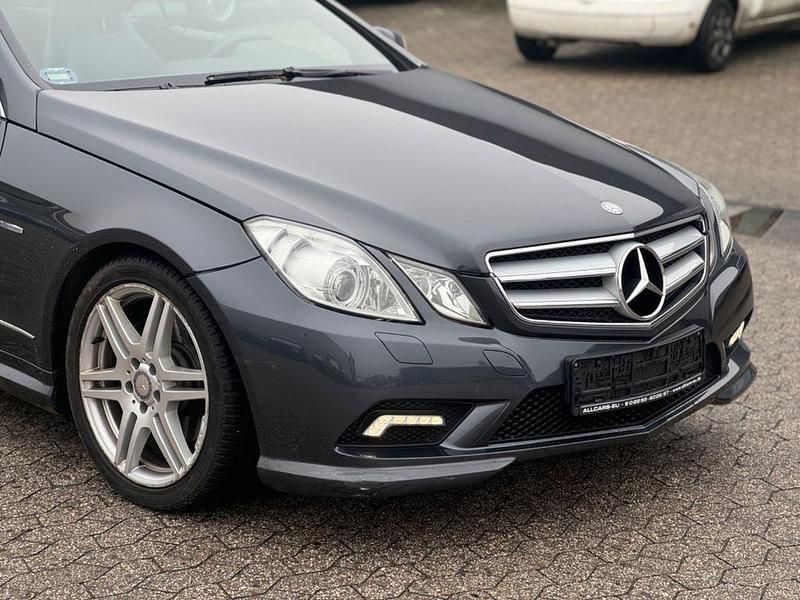 Gebraucht Mercedes E200 184 PS (135 kW) 2010 Grau Coupé