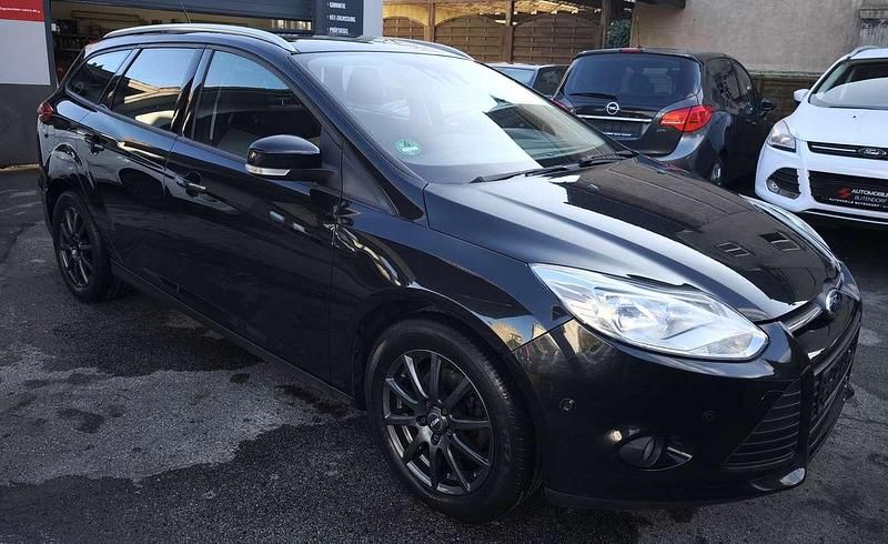 Usado Ford Focus SYNC Edition 125 CV (91 kW) 2014 Negro Familiar
