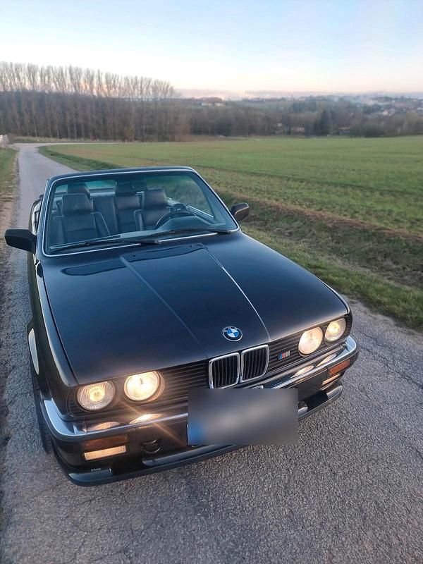 Gebraucht BMW 320 129 PS (94 kW) 1988 Schwarz Cabrio