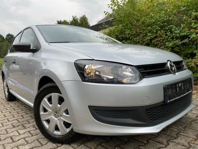 Silber metallic Gebraucht 2013 VW Polo Trendline Kleinwagen | 6.450 € (Guter Preis) - Bild 1/4
