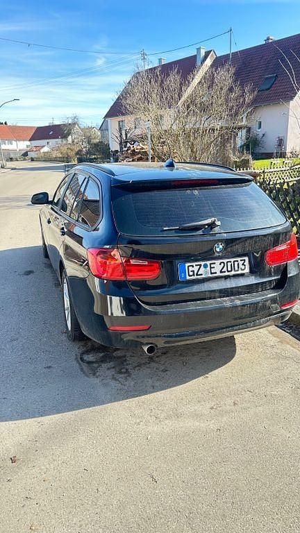 Gebraucht BMW 320 Luxury Line 184 PS (135 kW) 2012 Schwarz Kombi