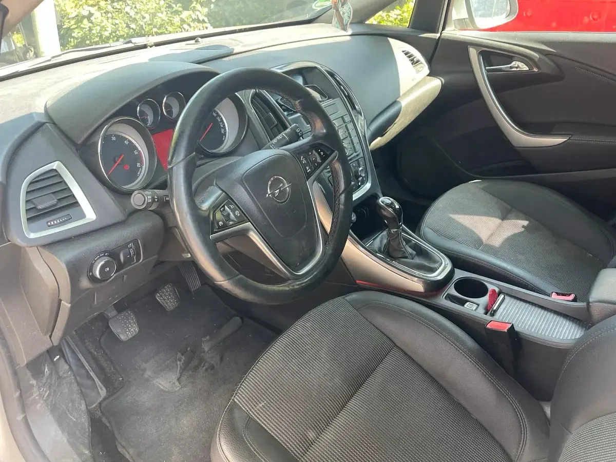 Gebraucht Opel Astra 110 PS (80 kW) 2013 Kombi
