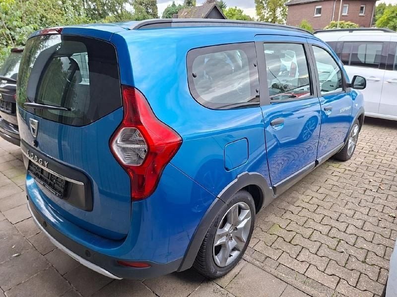 Gebraucht Dacia Lodgy Stepway 116 PS (85 kW) 2020 Blau sky Van / Kleinbus