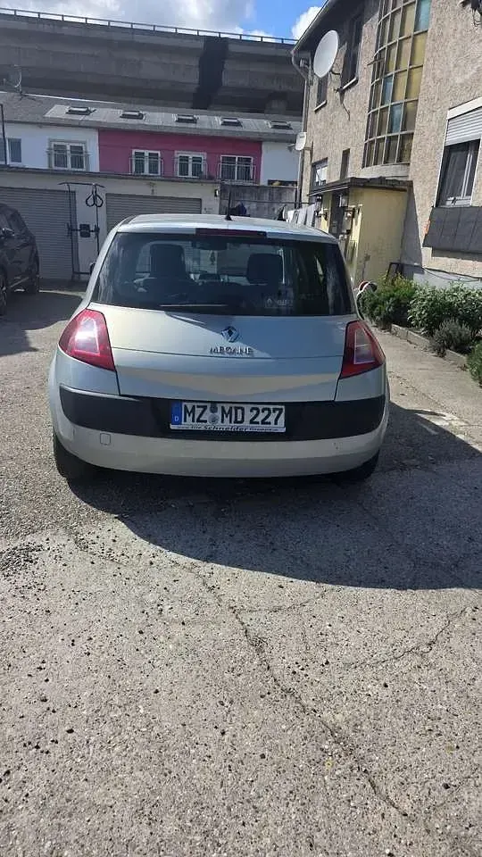 Gebraucht Renault Mégane Avantage 98 PS (72 kW) 2005 Limousine