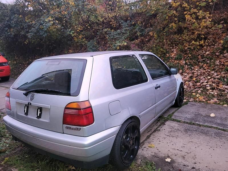 Gebraucht VW Golf III 75 PS (55 kW) 1997 Silber Limousine