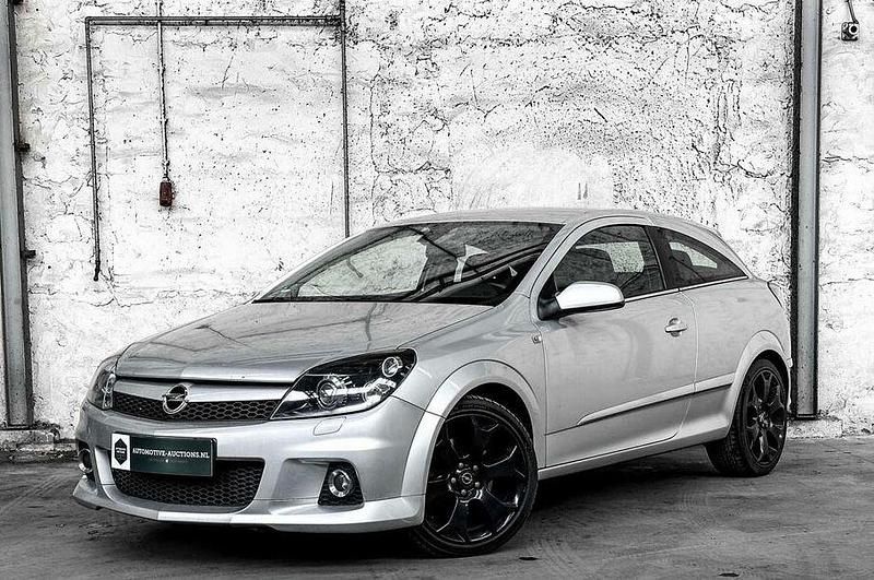 Gebraucht Opel Astra 125 PS (91 kW) 2005 Silber Coupé