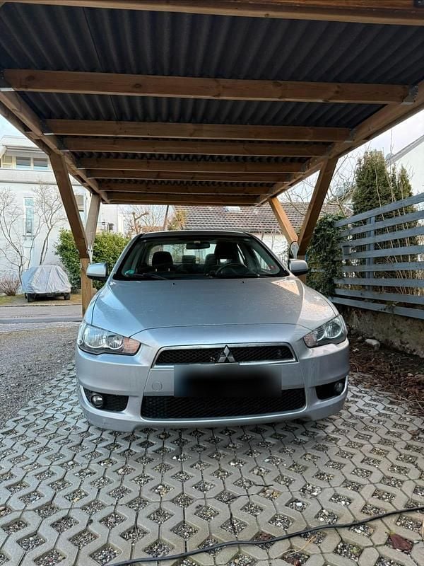 Gebraucht Mitsubishi Lancer 143 PS (105 kW) 2010 Silber Limousine
