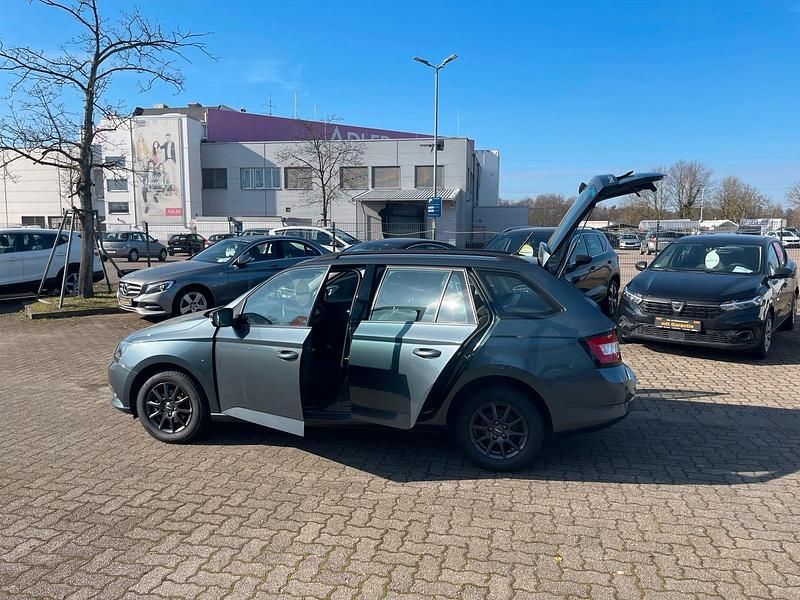 Gebraucht Skoda Fabia Style 95 PS (69 kW) 2018 Grau Kombi