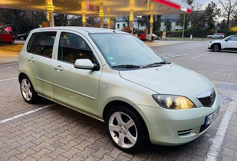 Gebraucht Mazda 2 Exclusive 80 PS (58 kW) 2006 Grün Kleinwagen