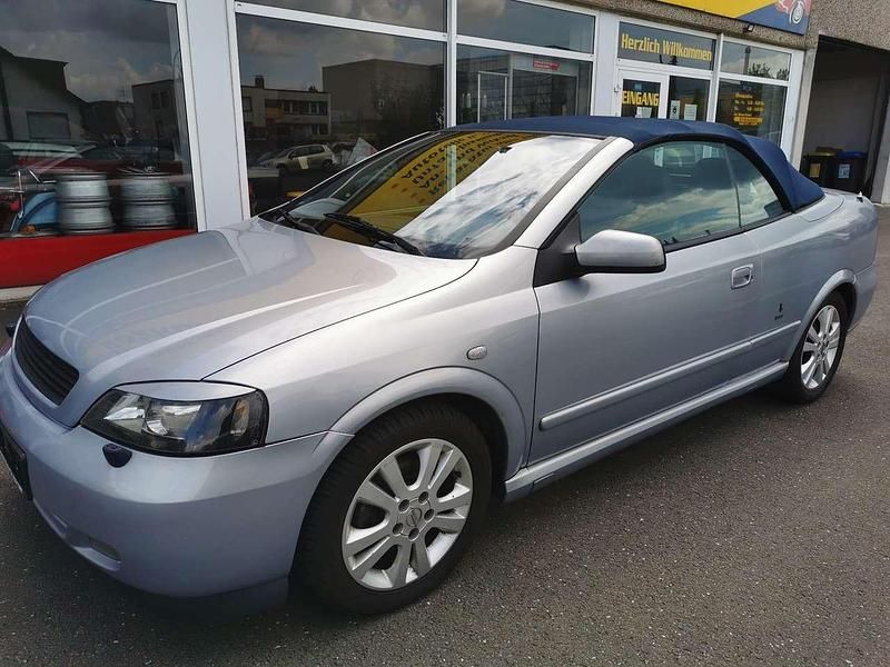 Gebraucht Opel Astra Cabriolet 147 PS (108 kW) 2002 Silber Cabrio