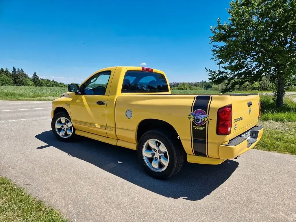 Usata Dodge Ram 358 CV (263 kW) 2005 Giallo Pick-up