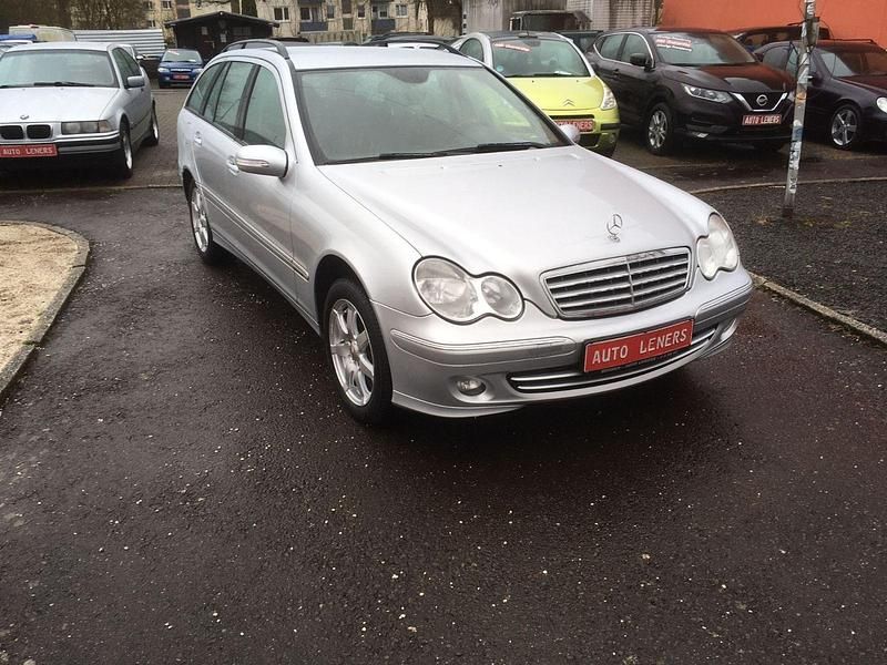 Gebraucht Mercedes C220 Elegance 150 PS (110 kW) 2006 Silber Kombi