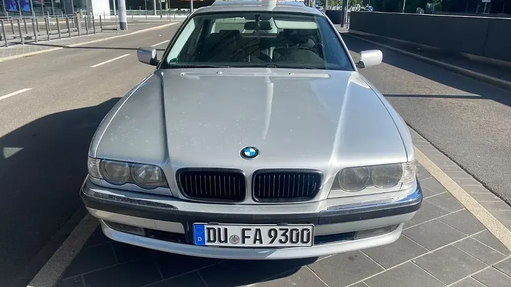 Käytetty BMW 728 Performance 193 HP (141 kW) 1998 Harmaa Sedan