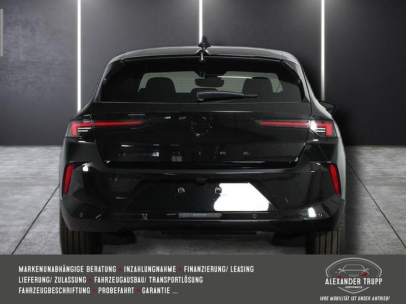 Neu Opel Astra 131 PS (96 kW) 2025 Schwarz Limousine