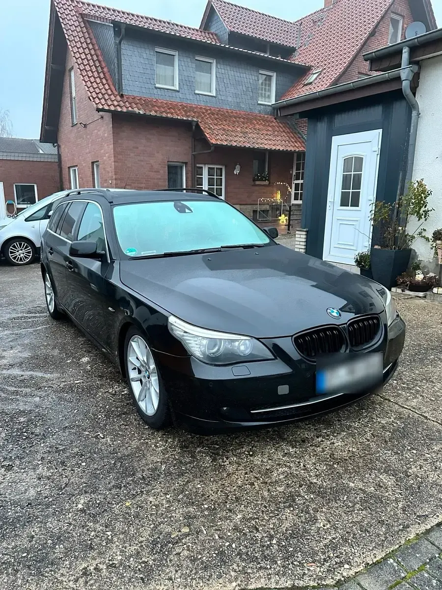 Gebraucht BMW 525 197 PS (144 kW) 2009 Schwarz Kombi