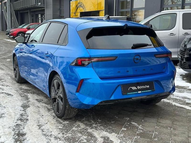 Gebraucht Opel Astra Ultimate 114 kW (156 PS) 2023 Blau/typ aussenverkleidung metallic drei schichten perlmutt Limousine