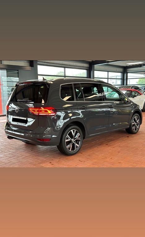Gebraucht VW Touran Highline 150 PS (110 kW) 2020 Grau Van / Kleinbus