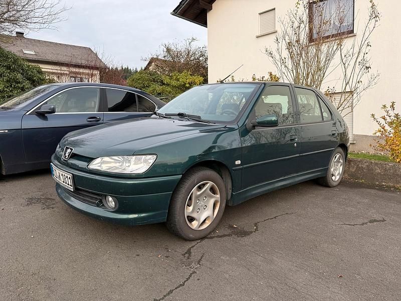 Gebraucht Peugeot 306 75 PS (55 kW) 2000 Grün Kleinwagen