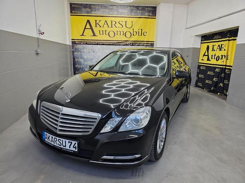 Gebraucht Mercedes E350 211 PS (155 kW) 2011 Schwarz Limousine