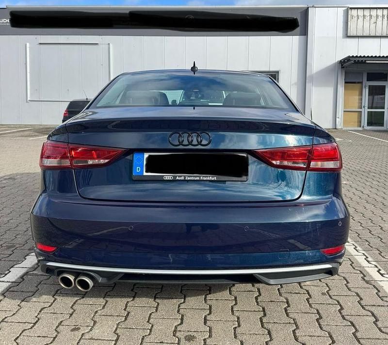 Gebraucht Audi A3 Sport 150 PS (110 kW) 2019 Blau Limousine