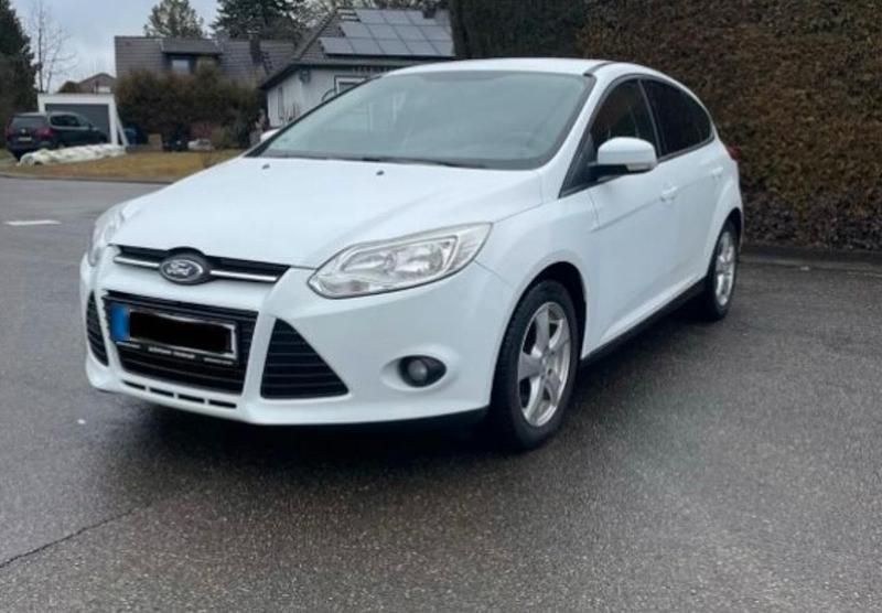 Gebraucht Ford Focus Titanium 125 PS (91 kW) 2011 Weiß Limousine