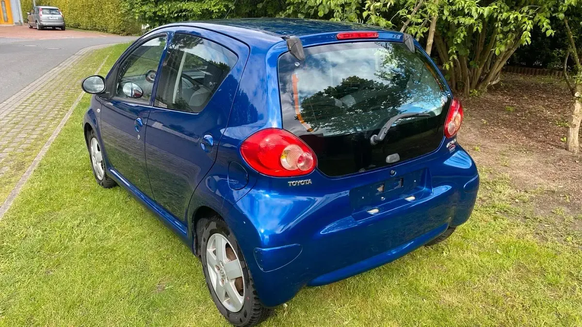 Gebraucht Toyota Aygo 68 PS (50 kW) 2007 Blau Kleinwagen